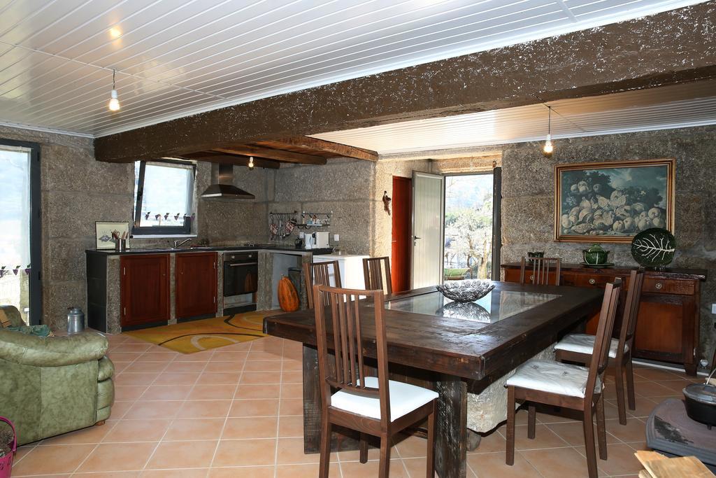 Casa Do Escoivo Hotel Loivos da Ribeira ภายนอก รูปภาพ